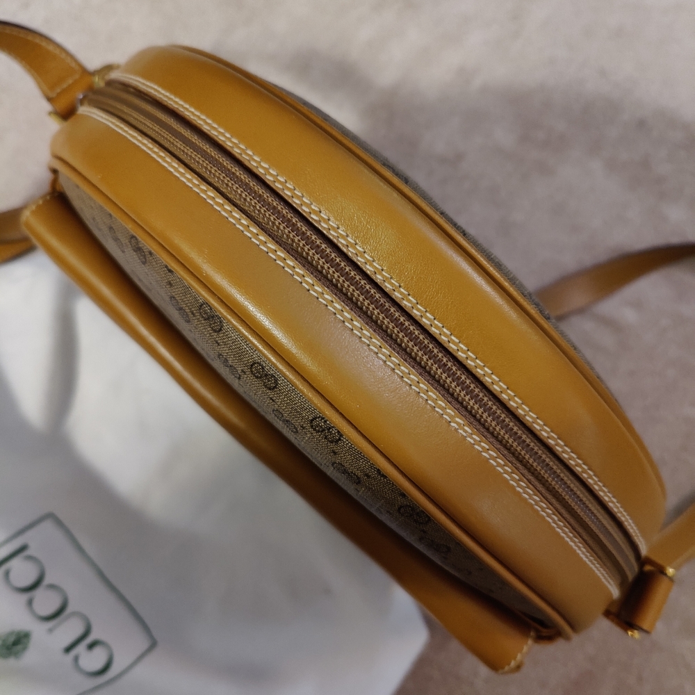 Vintage GUCCI GG Monogram Brown Tan Leather Large Canteen Round Crossbody  - Picture 5 of 16